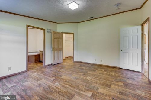 1356 Kings Hwy, Pilesgrove NJ 08098-2517 exterior