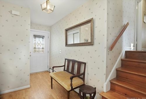 50 Driftway Rd, Danbury, CT 06811-5103