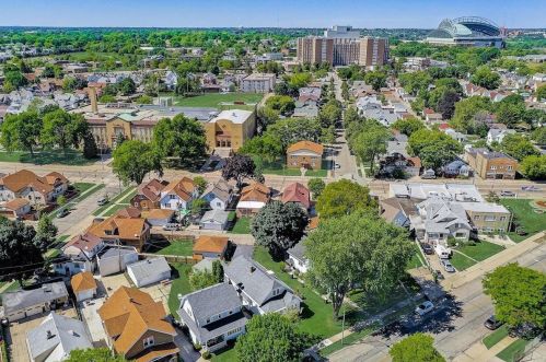 5006 Beloit Rd, Milwaukee WI 53214-5332 exterior