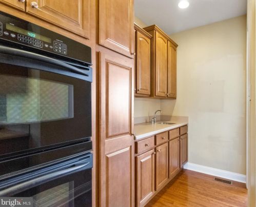 6 Nicole Ct, Swedesboro NJ  08085-3448 exterior