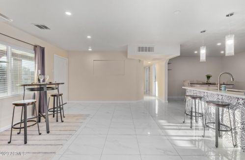 6501 20th Ave, Phoenix AZ  85015-1504 exterior