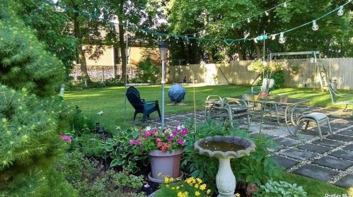 144 Old Country Rd, Huntington Station NY  11747-1814 exterior