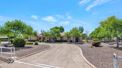 15427 Appleby Rd, Gilbert, AZ 85298-9382