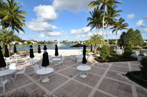 11652 Castellon Ct, Boynton Beach FL  33437-4085 exterior