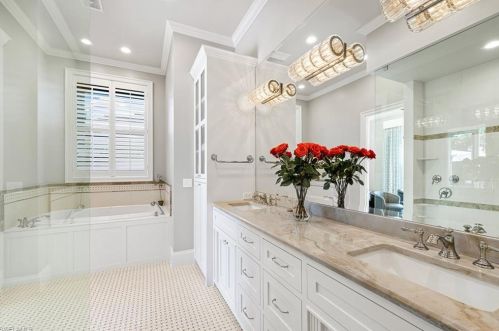 1266 Cobia Ct, Naples FL  34102-1549 exterior