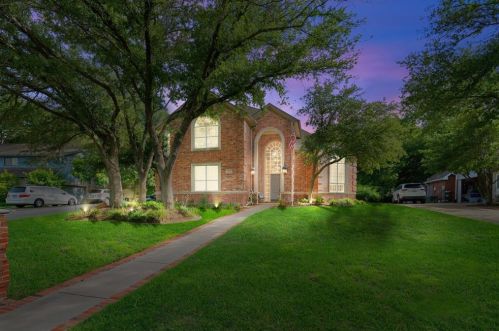 3025 Broken Bow St, Denton, TX 76209-6231