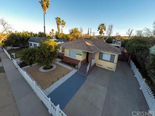 17956 Collins St, Van Nuys CA  91316-1029 exterior