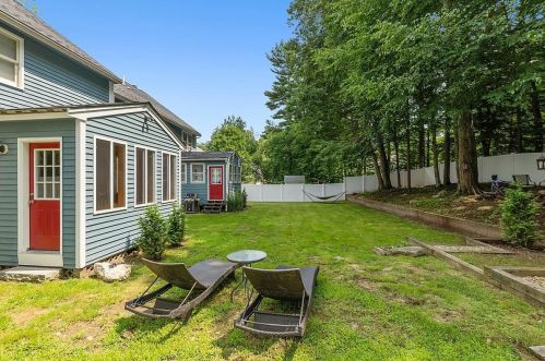 13 Donovan Dr, Derry NH  03038-4928 exterior