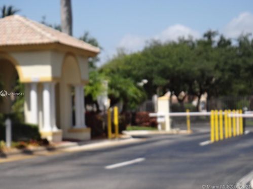 13705 32nd St, Hollywood FL  33027-3984 exterior