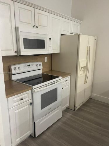 18236 Mediterranean Blvd, Hialeah, FL 33015-5764