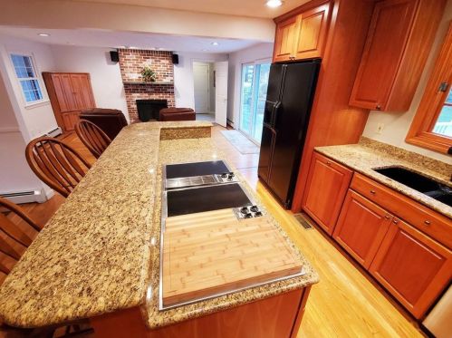 19 Ducarl Dr, Lincoln RI  02865-1320 exterior