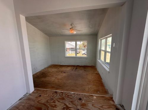 1020 Seawall Blvd, Galveston TX 77550-8153 exterior