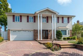 3159 Judith Dr, North Bellmore, NY 11710-5326