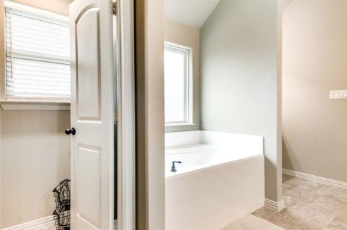 116 Venado Ct, Azle TX  76020-3643 exterior