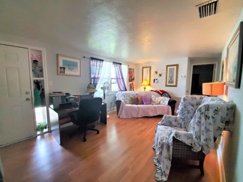 4938 Gaslight Ave, Tarpon Springs, FL 34690-5803