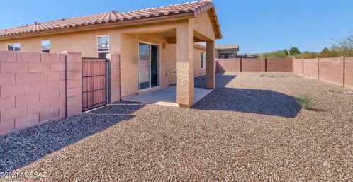 828 Placita Pozanco, Green Valley AZ  85614-3807 exterior