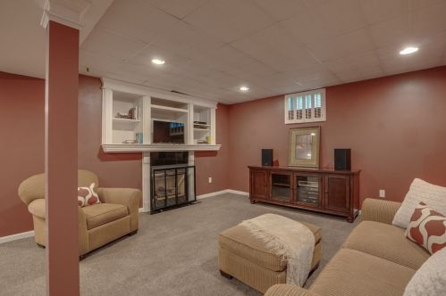 37 Chestnut St, North Andover MA  01845-5211 exterior