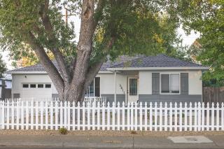 4511 Custis Ave, Sacramento, CA 95822-1439