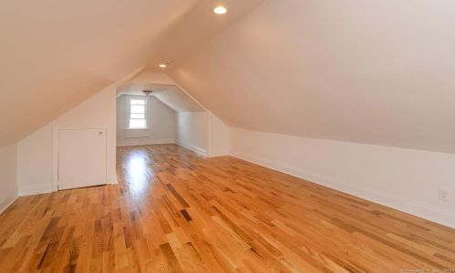 94 Cleveland Ave, Bridgeport CT  06606-5209 exterior