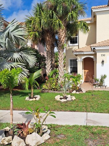 730 Leonardo Cir, Fort Pierce FL  34986-4354 exterior