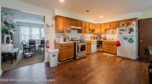 21 Pne Tree Dr, Berkeley Township NJ  08721-1711 exterior