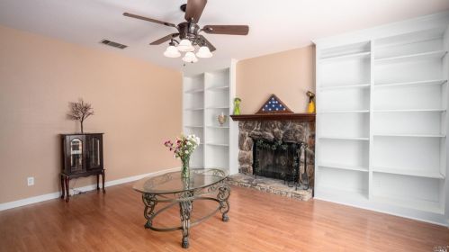 754 Tulare, Vacaville CA  95687-6250 exterior