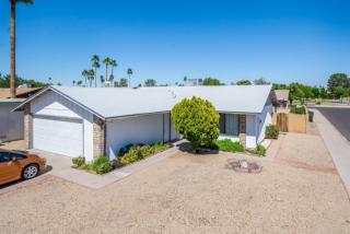 8801 50th Dr, Glendale, AZ 85302-5016