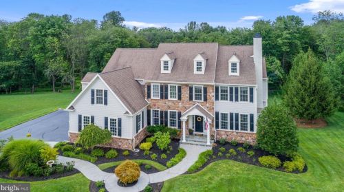 78 Margil Farm Dr, Downingtown, PA 19335-1555