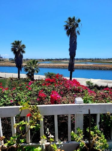 6266 Marina View Dr, Long Beach, CA 90803-2319