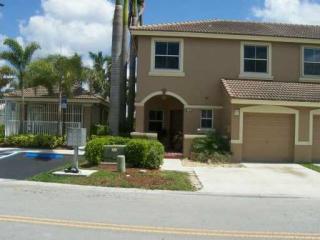 135 168th Ter, Hollywood FL  33027-1099 exterior