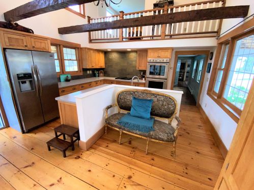 73 Main St, Hopkinton NH  03229-3003 exterior