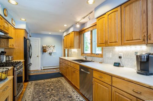 147 Washington Ave, Holtsville NY  11742-1051 exterior