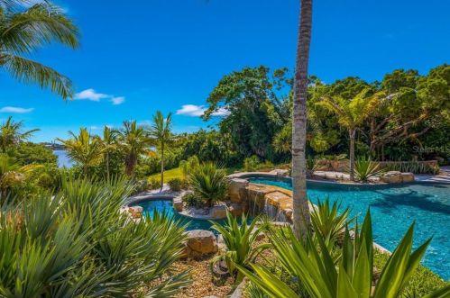 2718 Casey Ky Rd, Nokomis FL  34275-3306 exterior