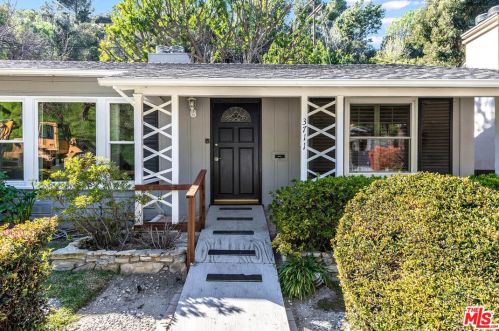 3711 Dixie Canyon Ave, Van Nuys, CA 91423-4825