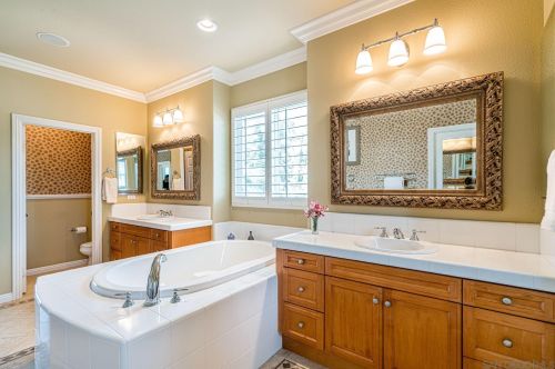 15231 Falcon Crest Ct, San Diego CA 92127-3702 exterior