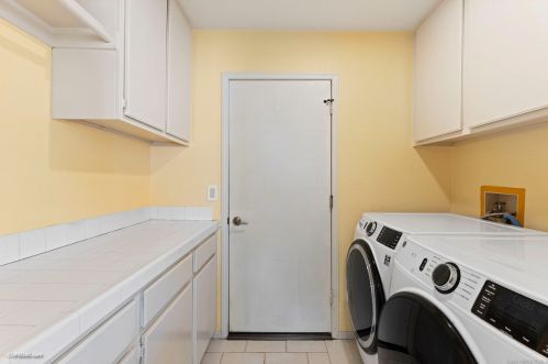 2021 Sonora Ct, Vista CA  92081-8946 exterior