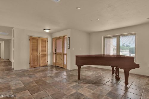 9833 Desert Cove Ave, Scottsdale AZ  85260-6219 exterior