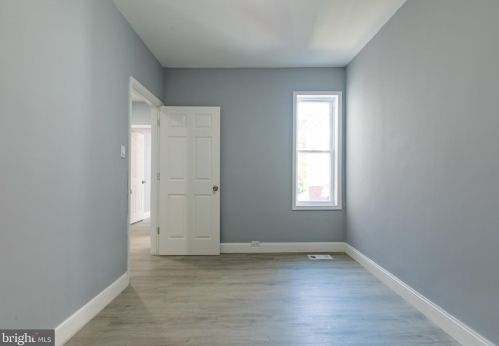 6526 Chew Ave, Philadelphia PA 19120-2332 exterior