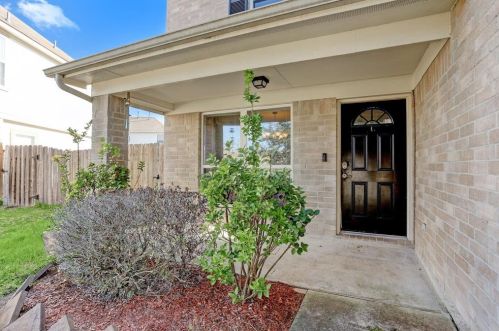 9832 Expedition Trl, Conroe, TX 77385-7914
