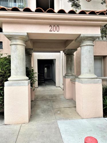219 Por La Mar Cir, Santa Barbara, CA 93103-3784