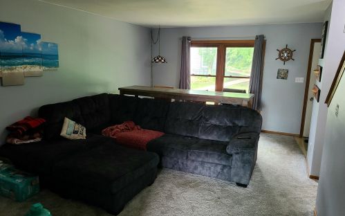 1827 Paramount Dr, Waukesha WI  53186-3942 exterior