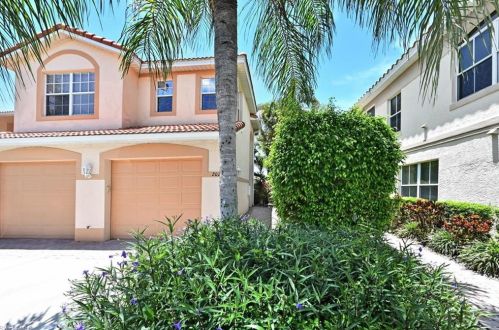 28050 Palmas Grandes Ln, Bonita Springs, FL 34135-2831