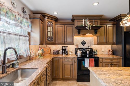 1412 Old Indian Mills Rd, Southampton NJ  08088-9441 exterior