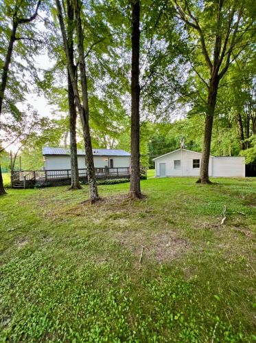 16225 Edgington Rd, New Harmony, OH 45176-9327