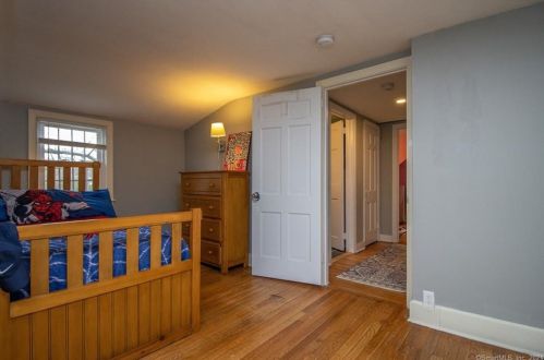 20 Taylor St, Windsor CT  06095-2434 exterior