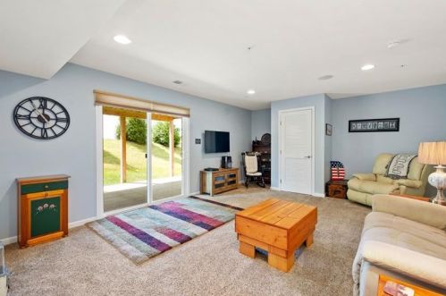 403 Maple Ridge Dr, Canonsburg PA  15317-7306 exterior