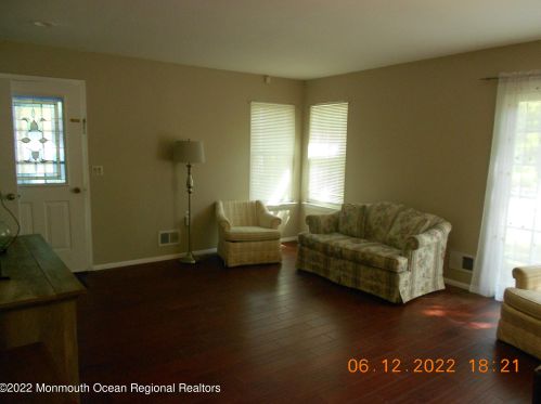 1 Wales Ct, Lacey, NJ 08731-5659