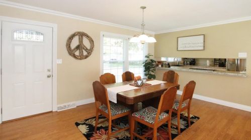 725 Meadowbrook Ln, Fond Du Lac, WI 54935-2909