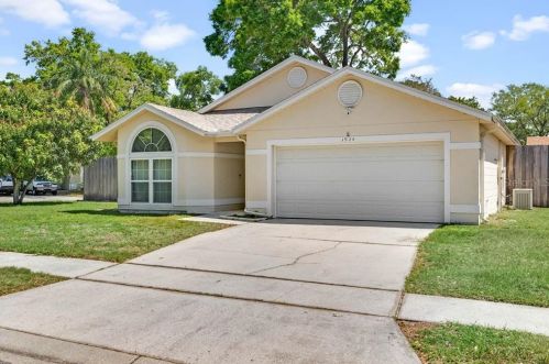 1924 Windsor Oak Dr, Apopka, FL 32703-7672