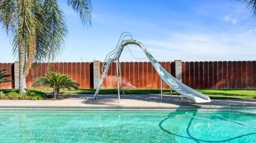 1812 Golf Rd, Turlock CA  95380-9746 exterior